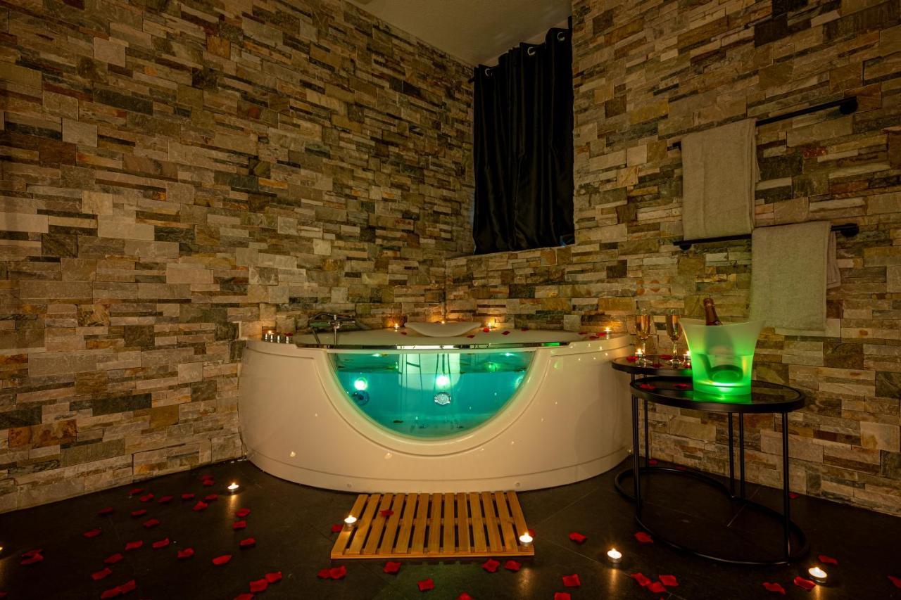 Cocon Relax - Jacuzzi - Cinema Apartamento Montbéliard Exterior foto